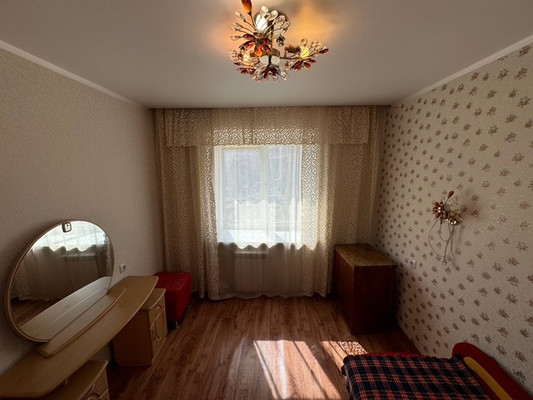 Продам трехкомнатную (3-комн.) квартиру, Парижской Коммуны ул, 31к2, Комсомольск-на-Амуре г