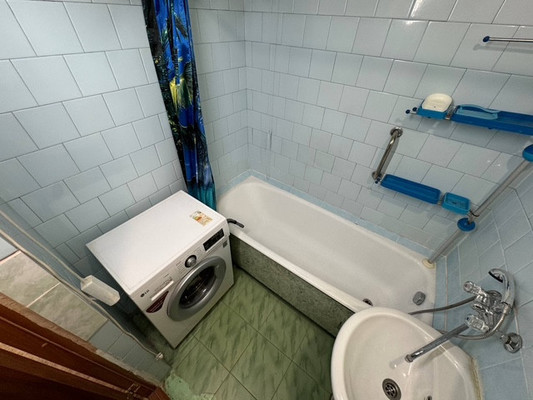 Продам трехкомнатную (3-комн.) квартиру, Парижской Коммуны ул, 31к2, Комсомольск-на-Амуре г