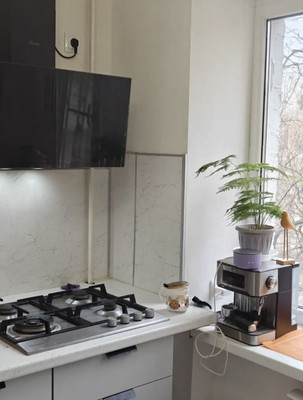 Продам трехкомнатную (3-комн.) квартиру, 1-я Краснодарская ул, 55, Ростов-на-Дону г