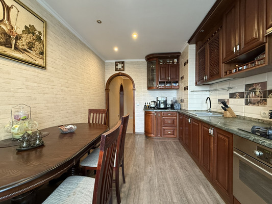 Продам трехкомнатную (3-комн.) квартиру, Ф.Лефорта б-р, 16, Калининград г