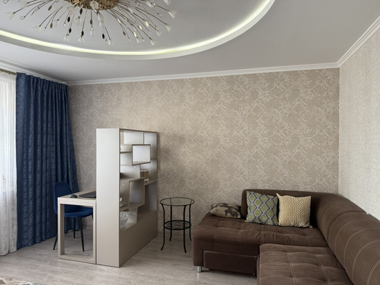 Продам трехкомнатную (3-комн.) квартиру, Ф.Лефорта б-р, 16, Калининград г