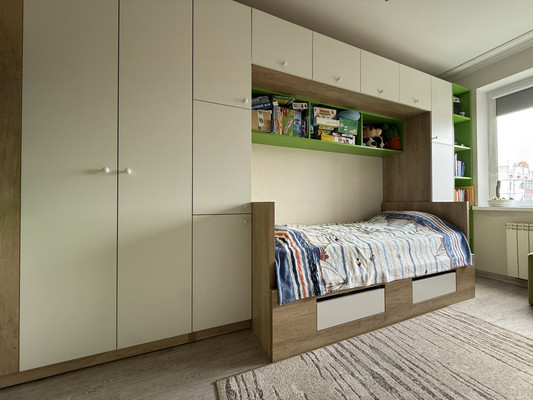 Продам трехкомнатную (3-комн.) квартиру, Ф.Лефорта б-р, 16, Калининград г