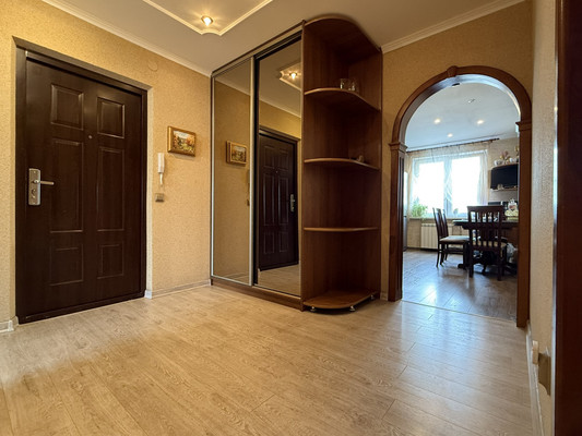 Продам трехкомнатную (3-комн.) квартиру, Ф.Лефорта б-р, 16, Калининград г