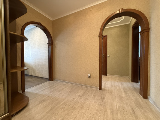 Продам трехкомнатную (3-комн.) квартиру, Ф.Лефорта б-р, 16, Калининград г