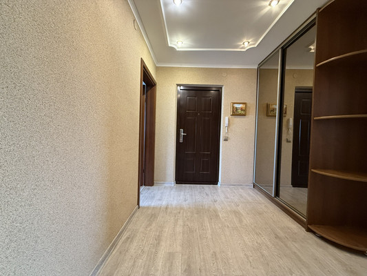 Продам трехкомнатную (3-комн.) квартиру, Ф.Лефорта б-р, 16, Калининград г