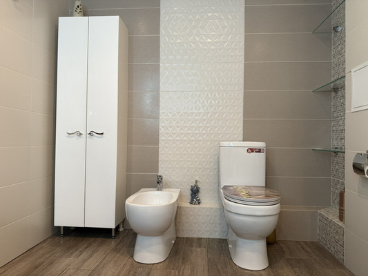 Продам трехкомнатную (3-комн.) квартиру, Ф.Лефорта б-р, 16, Калининград г