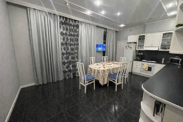 Продам трехкомнатную (3-комн.) квартиру, Малая Посадская ул, 14, Санкт-Петербург г