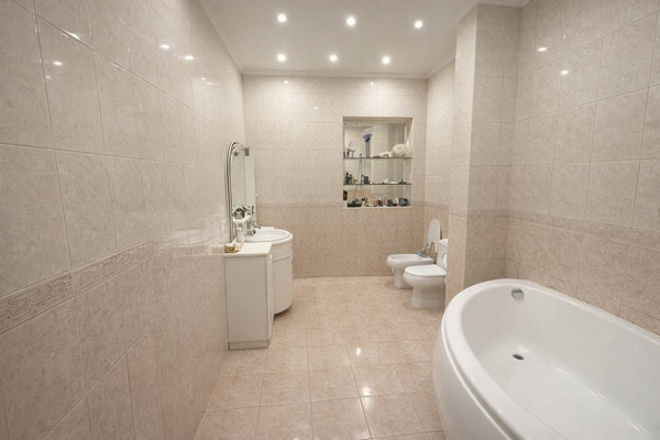 Продам трехкомнатную (3-комн.) квартиру, Малая Посадская ул, 14, Санкт-Петербург г