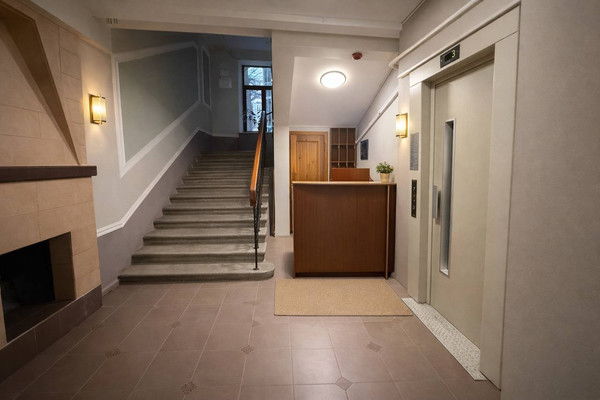 Продам трехкомнатную (3-комн.) квартиру, Малая Посадская ул, 14, Санкт-Петербург г