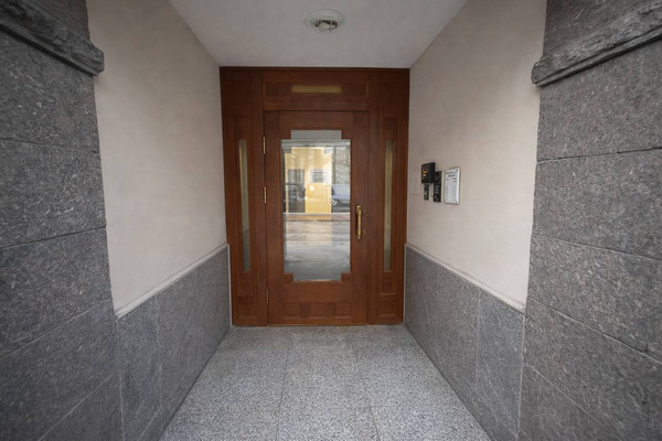 Продам трехкомнатную (3-комн.) квартиру, Малая Посадская ул, 14, Санкт-Петербург г