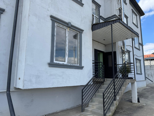 Продам однокомнатную (1-комн.) квартиру, Биттирова ул, 1, Белая Речка с