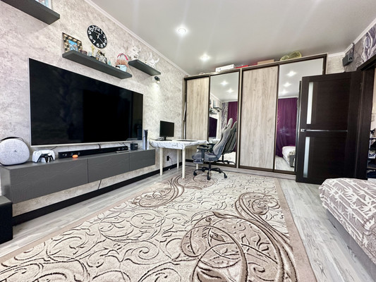 Продам однокомнатную (1-комн.) квартиру, Лавриненко ул, 1, Армавир г