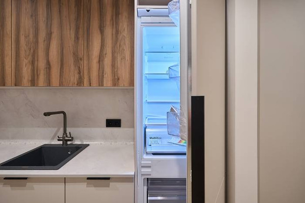 Продам двухкомнатную (2-комн.) квартиру, Ленинский пр-кт, 38кс, Москва г