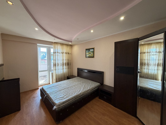 Продам трехкомнатную (3-комн.) квартиру, Мира ул, 52ка, Ханты-Мансийск г