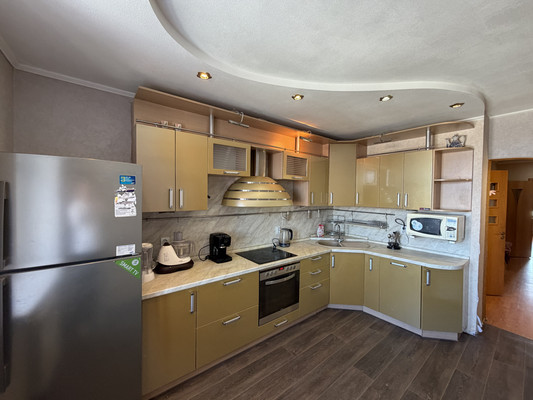 Продам трехкомнатную (3-комн.) квартиру, Мира ул, 52ка, Ханты-Мансийск г