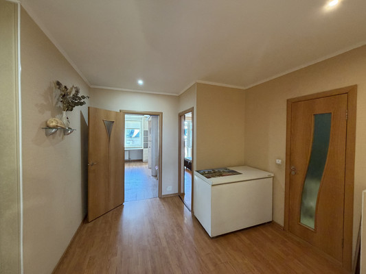 Продам трехкомнатную (3-комн.) квартиру, Мира ул, 52ка, Ханты-Мансийск г