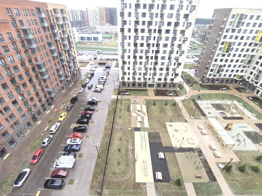 Продам трехкомнатную (3-комн.) квартиру, Новомосковская ул, 1к3, Москва г