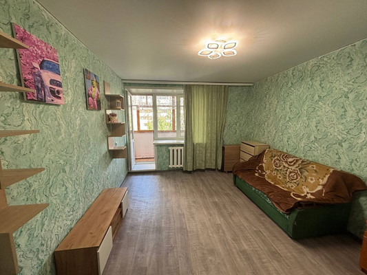 Продам трехкомнатную (3-комн.) квартиру, Блюхера ул, 4, Казань г