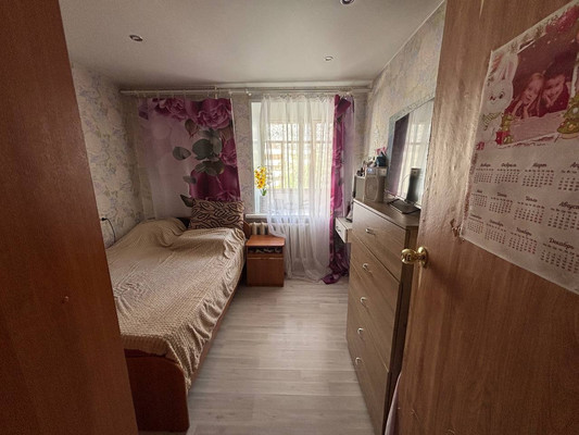 Продам трехкомнатную (3-комн.) квартиру, Блюхера ул, 4, Казань г