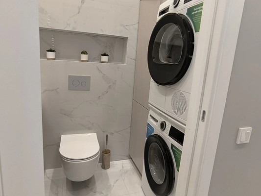 Продам двухкомнатную (2-комн.) квартиру, Молодой гвардии ул, 34, Калининград г