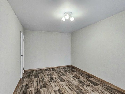 Продам двухкомнатную (2-комн.) квартиру, Юбилейная ул, 3, Рязань г