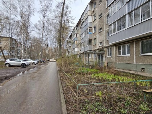 Продам двухкомнатную (2-комн.) квартиру, Юбилейная ул, 3, Рязань г