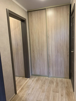 Продам двухкомнатную (2-комн.) квартиру, Адоратского ул, 36, Казань г