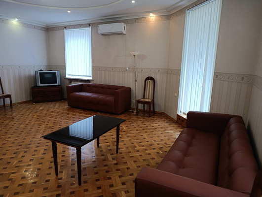 Сдам трехкомнатную (3-комн.) квартиру, Большая Садовая ул, 39кА, Ростов-на-Дону г