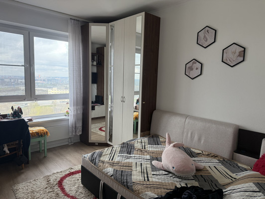 Продам двухкомнатную (2-комн.) квартиру, Малая Очаковская ул, 6, Москва г