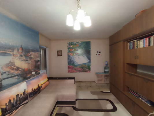 Продам трехкомнатную (3-комн.) квартиру, Курчатова пр-кт, 35, Волгодонск г