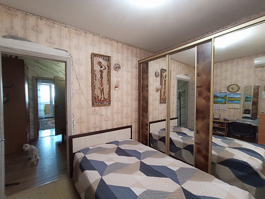 Продам трехкомнатную (3-комн.) квартиру, Курчатова пр-кт, 35, Волгодонск г