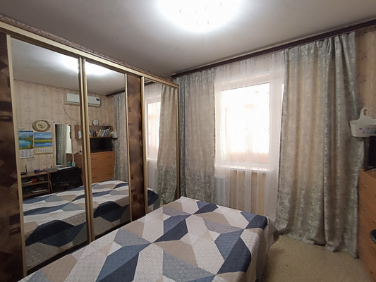 Продам трехкомнатную (3-комн.) квартиру, Курчатова пр-кт, 35, Волгодонск г