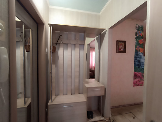 Продам трехкомнатную (3-комн.) квартиру, Курчатова пр-кт, 35, Волгодонск г