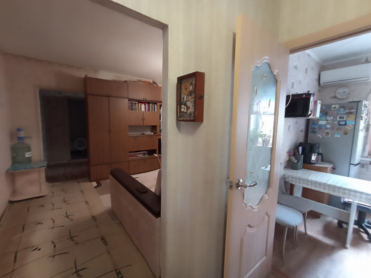 Продам трехкомнатную (3-комн.) квартиру, Курчатова пр-кт, 35, Волгодонск г