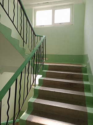 Продам трехкомнатную (3-комн.) квартиру, Курчатова пр-кт, 35, Волгодонск г