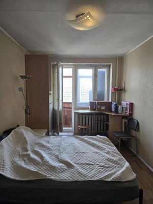 Продам комнату в 5-комн. квартире, Сиреневый б-р, 9, Санкт-Петербург г