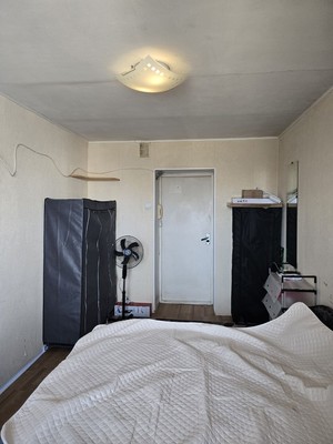 Продам комнату в 5-комн. квартире, Сиреневый б-р, 9, Санкт-Петербург г