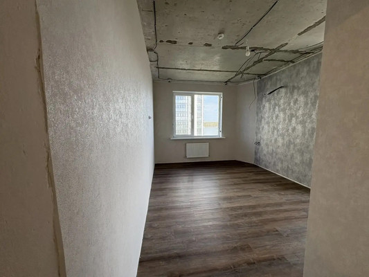 Продам многокомнатную квартиру, им. Валерия Гассия ул, 4/7к1, Краснодар г