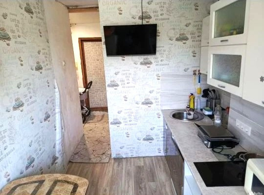 Продам трехкомнатную (3-комн.) квартиру, Шукшина ул, 1, Барнаул г