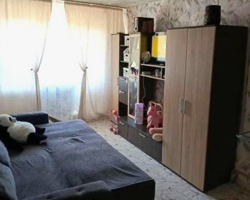 Продам трехкомнатную (3-комн.) квартиру, Шукшина ул, 1, Барнаул г