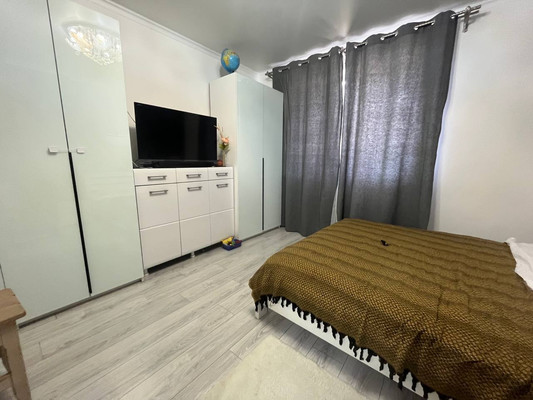 Продам двухкомнатную (2-комн.) квартиру, Маршала Жукова ул, 17/8, Туапсе г