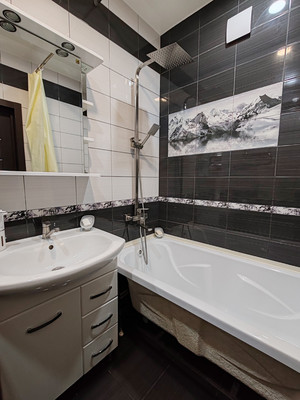 Продам двухкомнатную (2-комн.) квартиру, Маршала Жукова ул, 17/8, Туапсе г