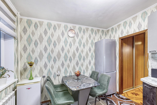 Продам многокомнатную квартиру, В мкр, 52, Троицк г