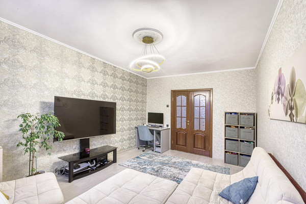 Продам многокомнатную квартиру, В мкр, 52, Троицк г