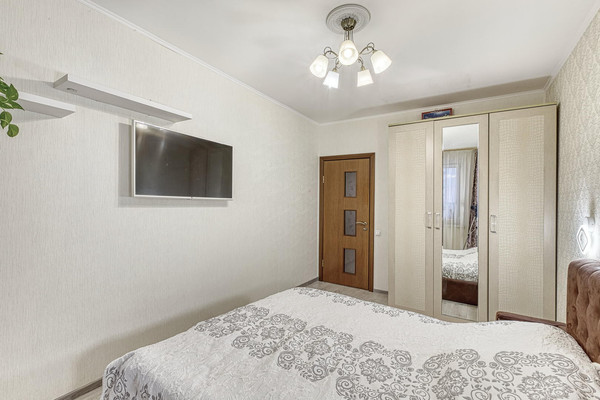 Продам многокомнатную квартиру, В мкр, 52, Троицк г