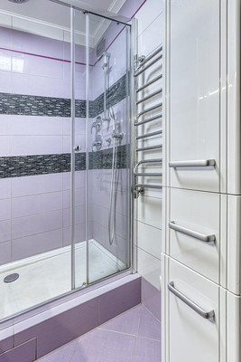 Продам многокомнатную квартиру, В мкр, 52, Троицк г