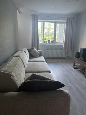 Продам трехкомнатную (3-комн.) квартиру, им. Матэ Залки ул, 17, Симферополь г