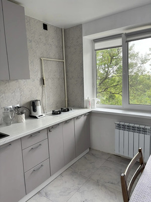 Продам трехкомнатную (3-комн.) квартиру, им. Матэ Залки ул, 17, Симферополь г