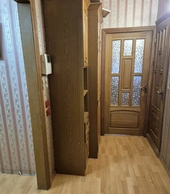 Продам трехкомнатную (3-комн.) квартиру, Ешиль Ада ул, 2, Симферополь г