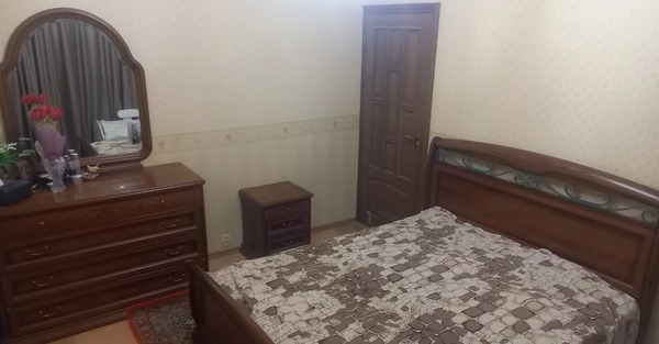 Продам трехкомнатную (3-комн.) квартиру, Ешиль Ада ул, 2, Симферополь г